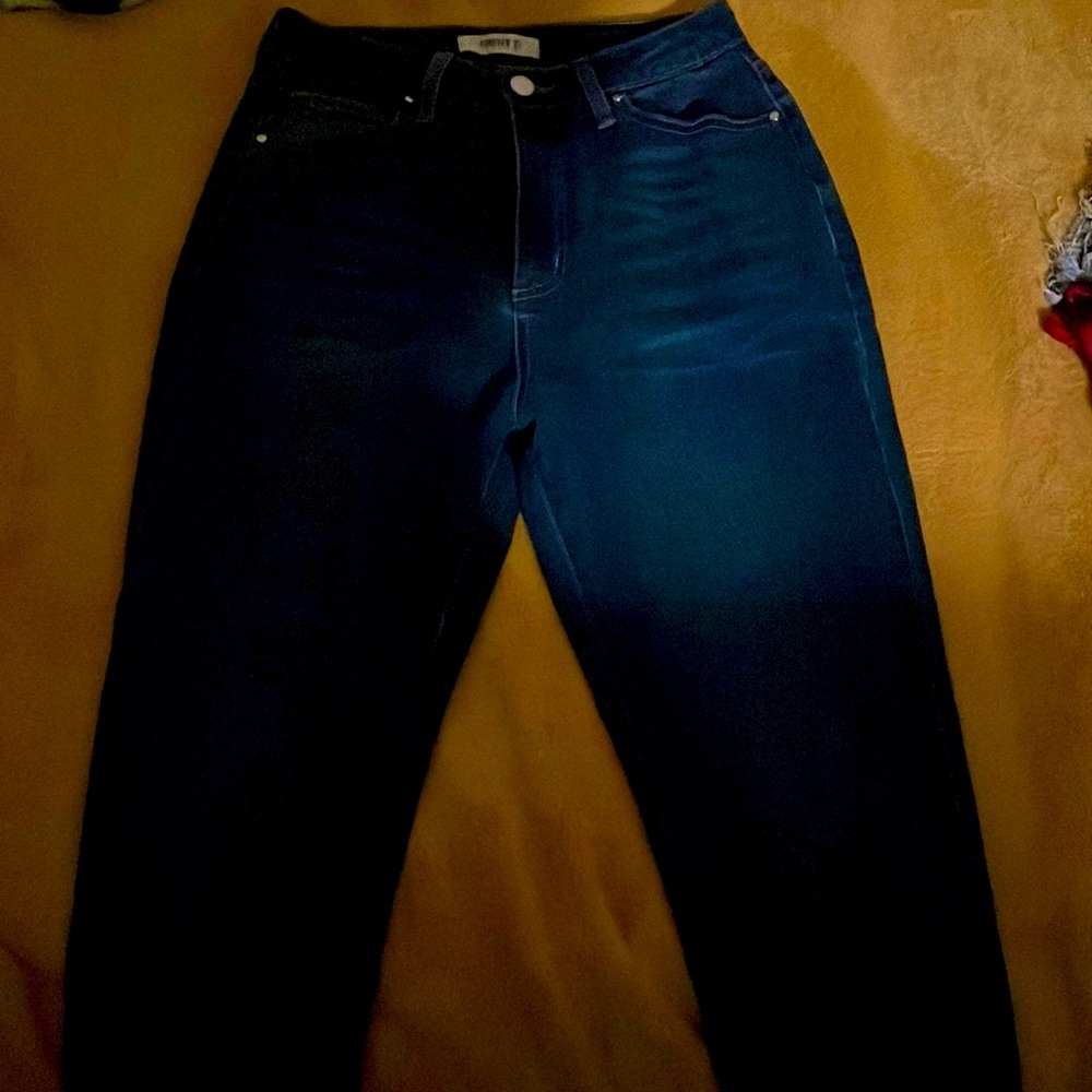 Brand new, non wore, no tag jeans